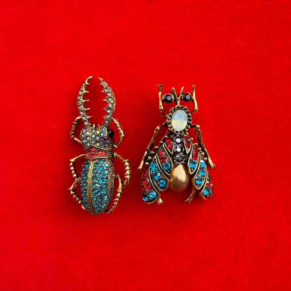 Colorful Insect Brooch Set - Picture 3 of 4